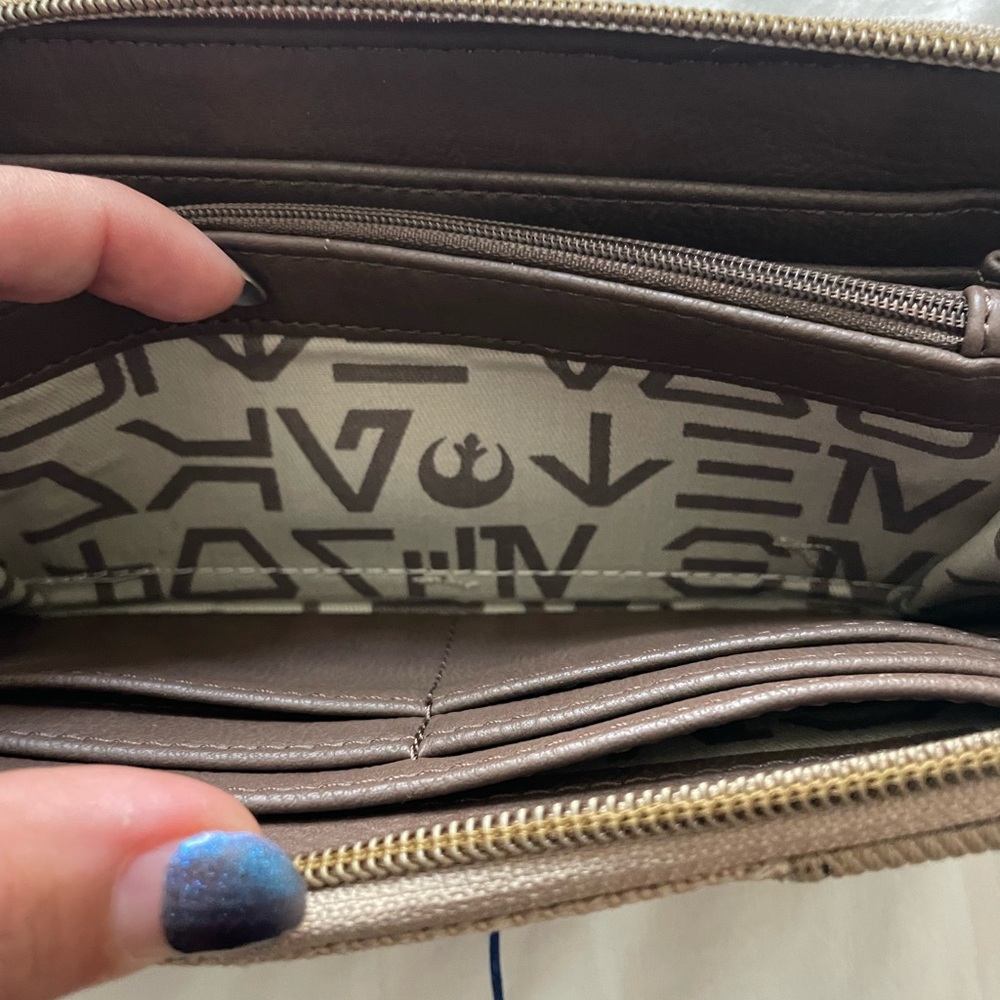 New Loungefly Star Wars Beige and Brown Wallet - Picture 4 of 6